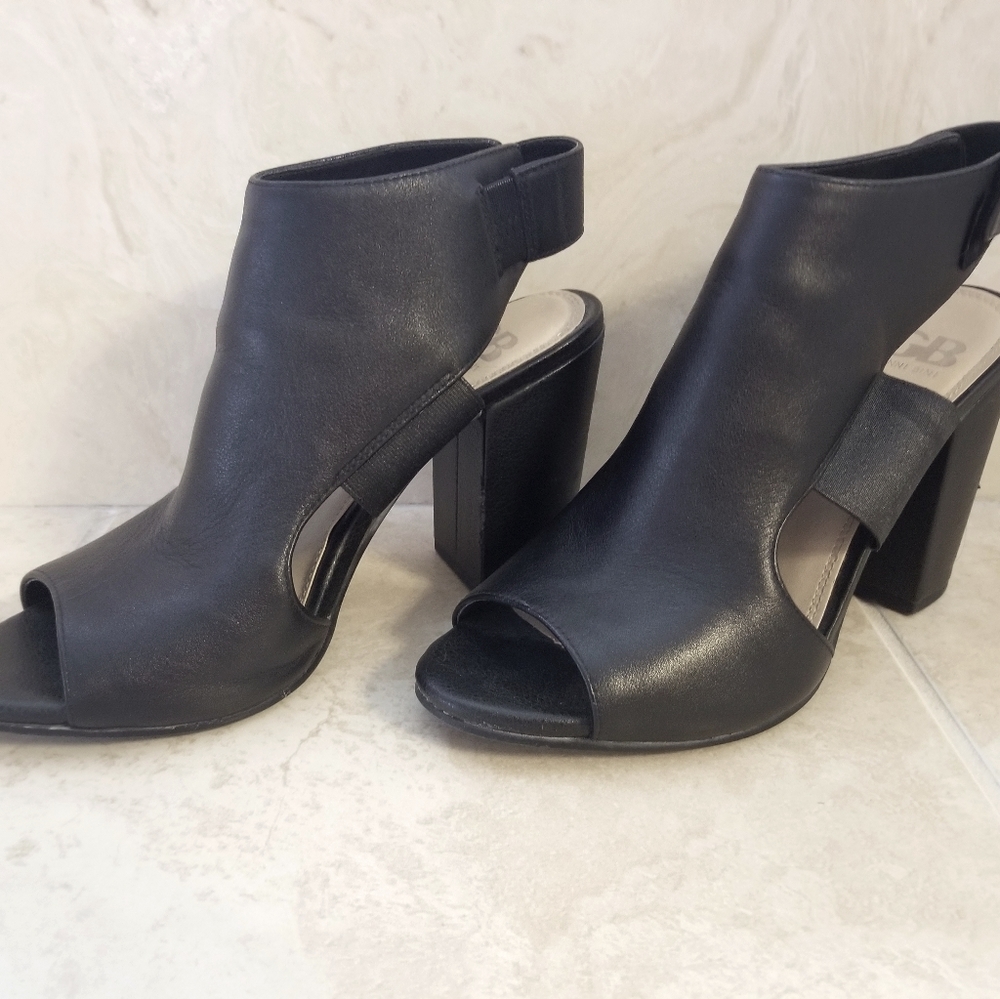 Black chunky leather high heels